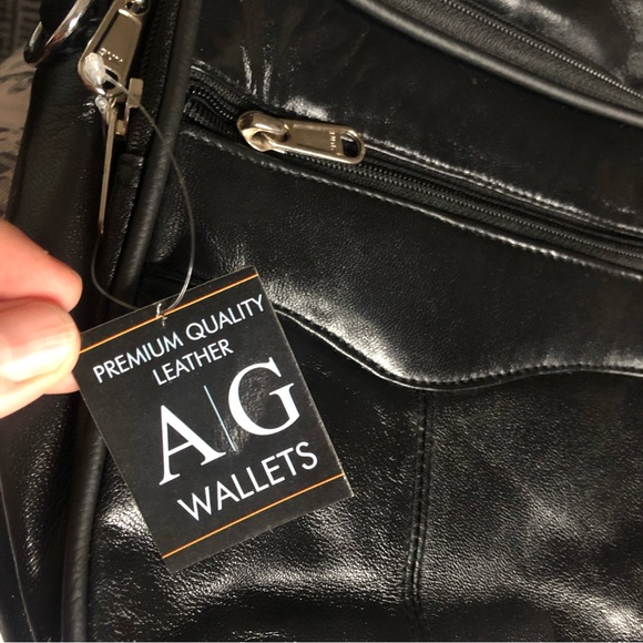 ❤️NWT AG Wallets Men’s Black Leather Messenger Bag - Picture 7 of 8